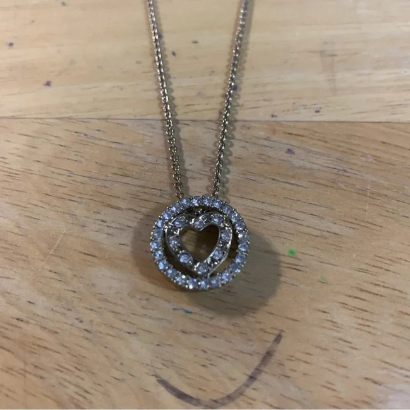 Avon pendant necklace heart inside circle with crystals 19” length adjustable - Picture 3 of 4
